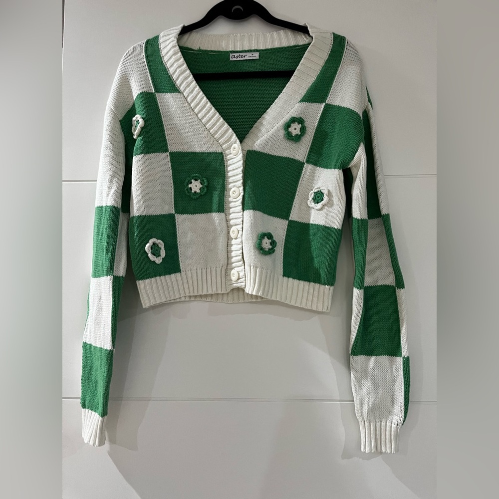 Aster Women Green and White Checkered Sweater Embroidered Flower Details, Size M